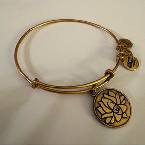 Alex and Ani Gold Lotus Peace Petals Expandable Charm Bangle Bracelet 2015